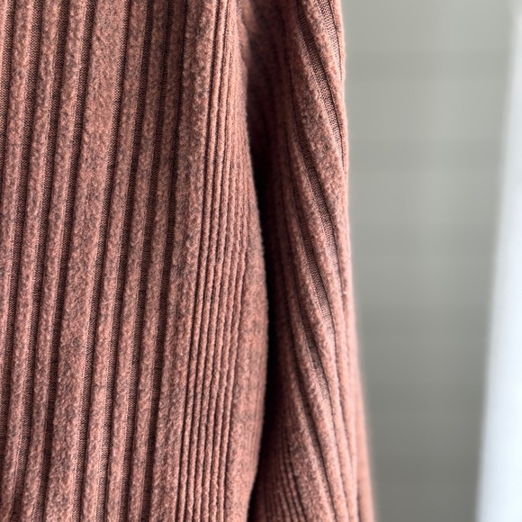 Brown Ribbed Knit Top - Picture 7 of 10